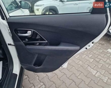 Білий Кіа Niro, об'ємом двигуна 0 л та пробігом 107 тис. км за 20600 $, фото 36 на Automoto.ua