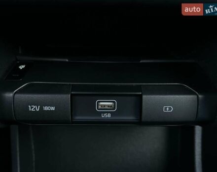 Білий Кіа Niro, об'ємом двигуна 0 л та пробігом 59 тис. км за 24900 $, фото 61 на Automoto.ua