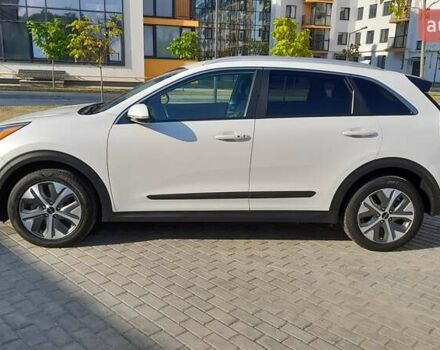 Белый Киа Niro, объемом двигателя 0 л и пробегом 131 тыс. км за 18600 $, фото 4 на Automoto.ua