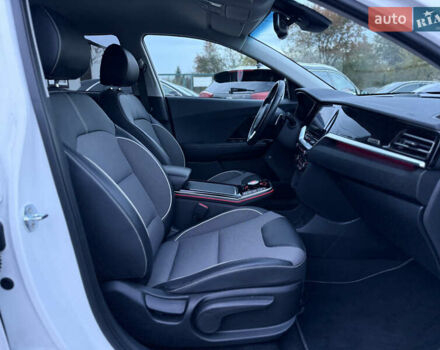 Білий Кіа Niro, об'ємом двигуна 0 л та пробігом 44 тис. км за 24500 $, фото 101 на Automoto.ua