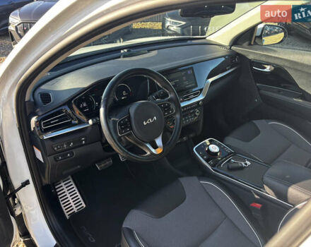 Білий Кіа Niro, об'ємом двигуна 0 л та пробігом 44 тис. км за 23900 $, фото 33 на Automoto.ua