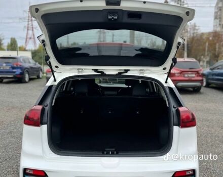 Кіа Niro 2022 у Кропивницькому (Кіровограді) на Automoto.ua Білий Кіа Niro, об'ємом двигуна 0 л та пробігом 68 тис. км за 20600 $, фото 17 на Automoto.ua