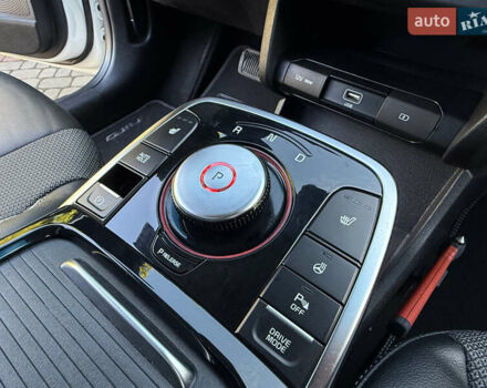 Белый Киа Niro, объемом двигателя 0 л и пробегом 115 тыс. км за 18900 $, фото 30 на Automoto.ua