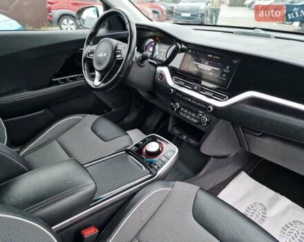 Білий Кіа Niro, об'ємом двигуна 0 л та пробігом 107 тис. км за 20600 $, фото 40 на Automoto.ua