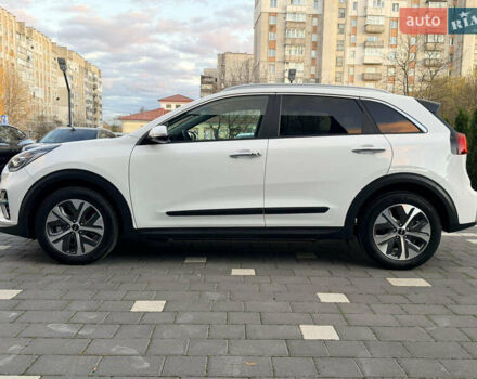 Білий Кіа Niro, об'ємом двигуна 0 л та пробігом 30 тис. км за 24700 $, фото 9 на Automoto.ua