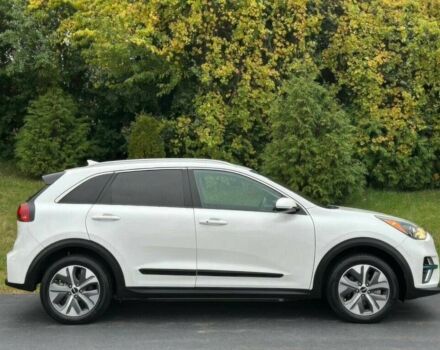 Білий Кіа Niro, об'ємом двигуна 0 л та пробігом 10 тис. км за 17000 $, фото 6 на Automoto.ua