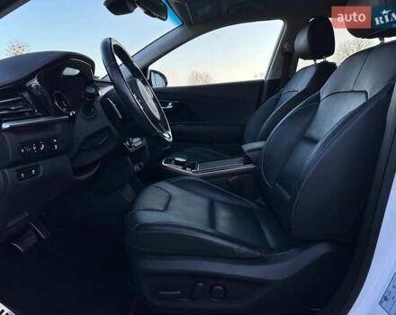 Білий Кіа Niro, об'ємом двигуна 0 л та пробігом 59 тис. км за 24900 $, фото 35 на Automoto.ua