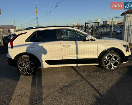 Білий Кіа Niro, об'ємом двигуна 1.58 л та пробігом 61 тис. км за 25990 $, фото 3 на Automoto.ua
