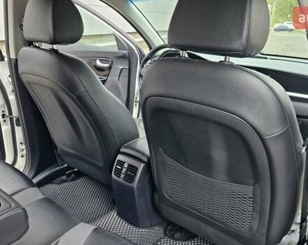 Белый Киа Niro, объемом двигателя 0 л и пробегом 131 тыс. км за 19999 $, фото 31 на Automoto.ua