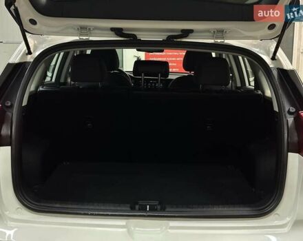 Белый Киа Niro, объемом двигателя 0 л и пробегом 52 тыс. км за 24300 $, фото 66 на Automoto.ua