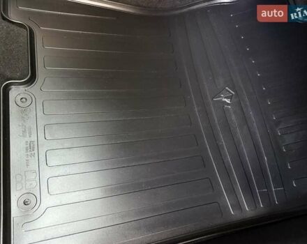 Белый Киа Niro, объемом двигателя 0 л и пробегом 94 тыс. км за 21900 $, фото 144 на Automoto.ua