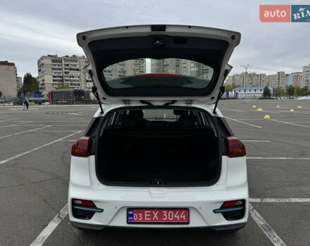 Білий Кіа Niro, об'ємом двигуна 0 л та пробігом 136 тис. км за 20500 $, фото 33 на Automoto.ua