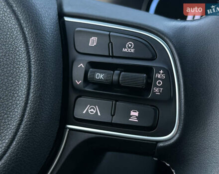 Белый Киа Niro, объемом двигателя 0 л и пробегом 44 тыс. км за 24900 $, фото 44 на Automoto.ua