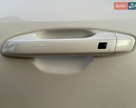 Білий Кіа Niro, об'ємом двигуна 0 л та пробігом 90 тис. км за 25300 $, фото 20 на Automoto.ua