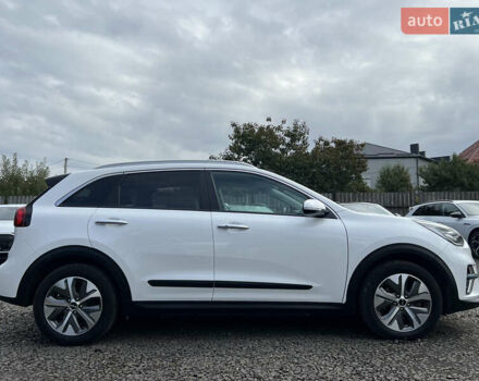 Білий Кіа Niro, об'ємом двигуна 0 л та пробігом 55 тис. км за 23526 $, фото 8 на Automoto.ua