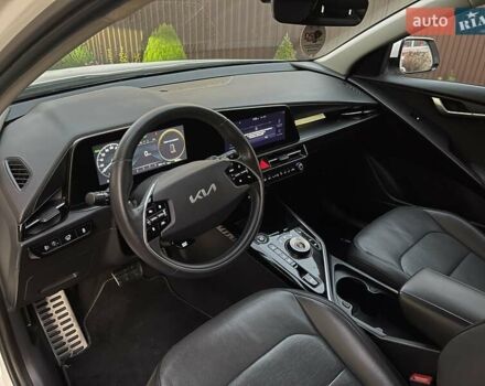 Білий Кіа Niro, об'ємом двигуна 0 л та пробігом 90 тис. км за 25300 $, фото 26 на Automoto.ua