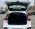 Кіа Niro 2022 у Кропивницькому (Кіровограді) на Automoto.ua Білий Кіа Niro, об'ємом двигуна 0 л та пробігом 68 тис. км за 20600 $, фото 4 на Automoto.ua