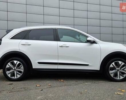 Белый Киа Niro, объемом двигателя 0 л и пробегом 131 тыс. км за 19999 $, фото 8 на Automoto.ua