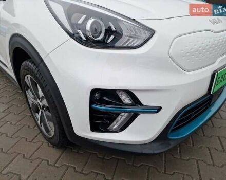 Білий Кіа Niro, об'ємом двигуна 0 л та пробігом 107 тис. км за 20600 $, фото 6 на Automoto.ua