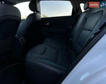 Білий Кіа Niro, об'ємом двигуна 0 л та пробігом 59 тис. км за 24900 $, фото 78 на Automoto.ua