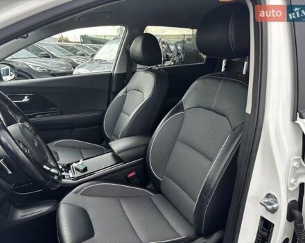 Белый Киа Niro, объемом двигателя 0 л и пробегом 58 тыс. км за 24300 $, фото 22 на Automoto.ua