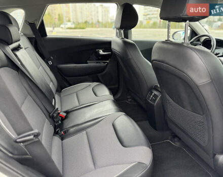 Білий Кіа Niro, об'ємом двигуна 0 л та пробігом 136 тис. км за 20500 $, фото 29 на Automoto.ua