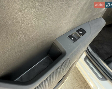 Киа Niro 2023 в Умани на Automoto.ua Белый Киа Niro, объемом двигателя 0 л и пробегом 83 тыс. км за 24600 $, фото 45 на Automoto.ua