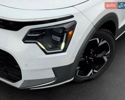 Белый Киа Niro, объемом двигателя 0 л и пробегом 48 тыс. км за 25400 $, фото 3 на Automoto.ua