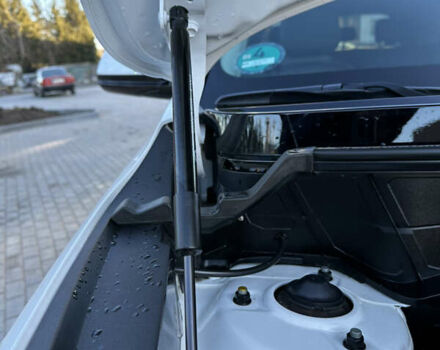 Білий Кіа Niro, об'ємом двигуна 0 л та пробігом 5 тис. км за 27980 $, фото 40 на Automoto.ua