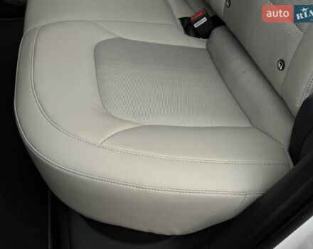 Білий Кіа Niro, об'ємом двигуна 0 л та пробігом 85 тис. км за 26899 $, фото 164 на Automoto.ua