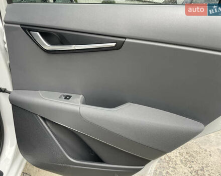 Білий Кіа Niro, об'ємом двигуна 1.6 л та пробігом 15 тис. км за 25900 $, фото 22 на Automoto.ua