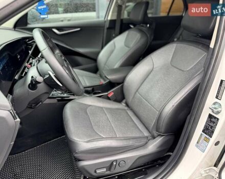 Белый Киа Niro, объемом двигателя 0 л и пробегом 48 тыс. км за 25400 $, фото 35 на Automoto.ua