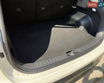 Киа Niro 2023 в Умани на Automoto.ua Белый Киа Niro, объемом двигателя 0 л и пробегом 83 тыс. км за 24600 $, фото 21 на Automoto.ua