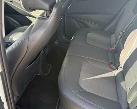 Белый Киа Niro, объемом двигателя 0 л и пробегом 28 тыс. км за 20499 $, фото 20 на Automoto.ua