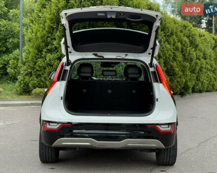 Киа Niro 2023 в Дрогобыче на Automoto.ua Белый Киа Niro, объемом двигателя 0 л и пробегом 57 тыс. км за 23850 $, фото 108 на Automoto.ua
