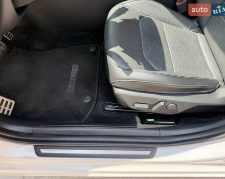 Киа Niro 2023 в Умани на Automoto.ua Белый Киа Niro, объемом двигателя 0 л и пробегом 83 тыс. км за 24600 $, фото 38 на Automoto.ua