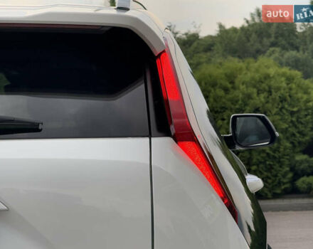 Киа Niro 2023 в Дрогобыче на Automoto.ua Белый Киа Niro, объемом двигателя 0 л и пробегом 57 тыс. км за 23850 $, фото 27 на Automoto.ua