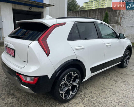 Білий Кіа Niro, об'ємом двигуна 1.6 л та пробігом 15 тис. км за 25900 $, фото 2 на Automoto.ua