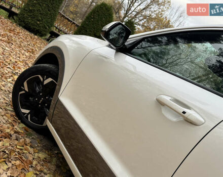 Білий Кіа Niro, об'ємом двигуна 0 л та пробігом 85 тис. км за 26899 $, фото 94 на Automoto.ua