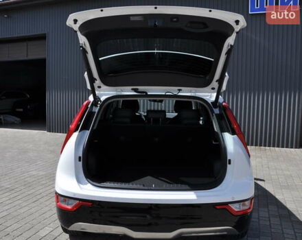 Білий Кіа Niro, об'ємом двигуна 0 л та пробігом 4 тис. км за 24500 $, фото 30 на Automoto.ua