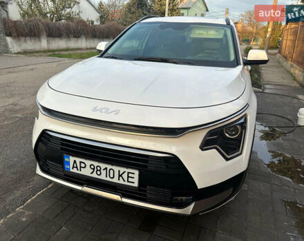 Белый Киа Niro, объемом двигателя 1.6 л и пробегом 17 тыс. км за 26000 $, фото 2 на Automoto.ua