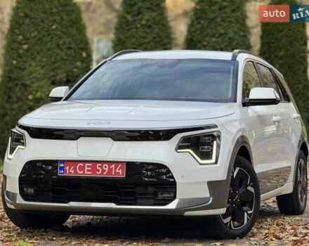 Білий Кіа Niro, об'ємом двигуна 0 л та пробігом 85 тис. км за 26899 $, фото 4 на Automoto.ua