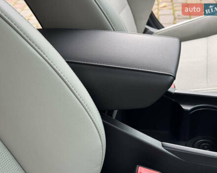 Білий Кіа Niro, об'ємом двигуна 0 л та пробігом 85 тис. км за 26899 $, фото 153 на Automoto.ua