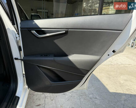 Белый Киа Niro, объемом двигателя 0 л и пробегом 81 тыс. км за 24900 $, фото 39 на Automoto.ua