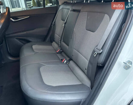 Білий Кіа Niro, об'ємом двигуна 0 л та пробігом 49 тис. км за 21500 $, фото 34 на Automoto.ua