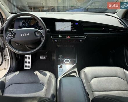 Киа Niro 2023 в Умани на Automoto.ua Белый Киа Niro, объемом двигателя 0 л и пробегом 83 тыс. км за 24600 $, фото 42 на Automoto.ua