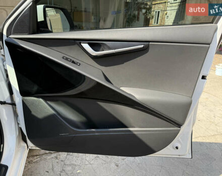 Белый Киа Niro, объемом двигателя 0 л и пробегом 81 тыс. км за 24900 $, фото 35 на Automoto.ua
