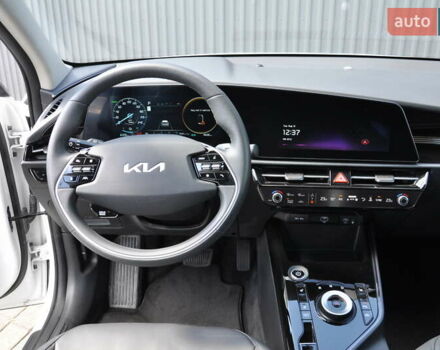 Білий Кіа Niro, об'ємом двигуна 0 л та пробігом 4 тис. км за 24500 $, фото 17 на Automoto.ua