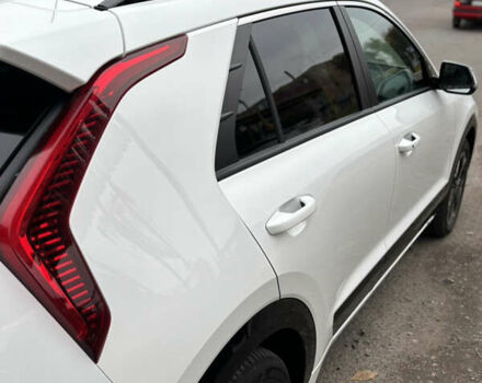 Киа Niro 2023 в Черкассах на Automoto.ua Белый Киа Niro, объемом двигателя 0 л и пробегом 81 тыс. км за 27400 $, фото 15 на Automoto.ua