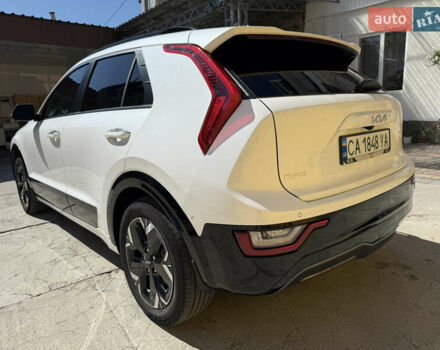 Киа Niro 2023 в Умани на Automoto.ua Белый Киа Niro, объемом двигателя 0 л и пробегом 83 тыс. км за 24600 $, фото 2 на Automoto.ua